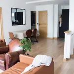 Hostnfly Apartments - Gorgeous Apartment Near The Arc De Triomphe