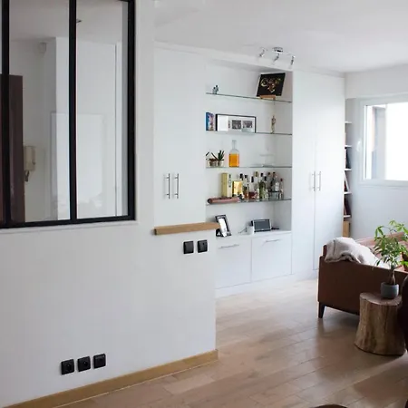 Hostnfly - Gorgeous Near The Arc De Triomphe Apartment