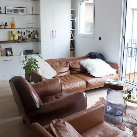 Hostnfly - Gorgeous Near The Arc De Triomphe Apartment