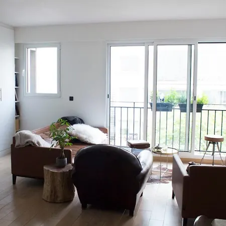 Hostnfly - Gorgeous Near The Arc De Triomphe Apartment *