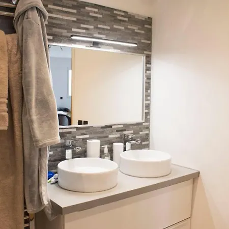 Hostnfly - Gorgeous Near The Arc De Triomphe * Paris